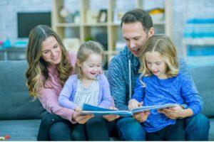 familiareunidos leyendo