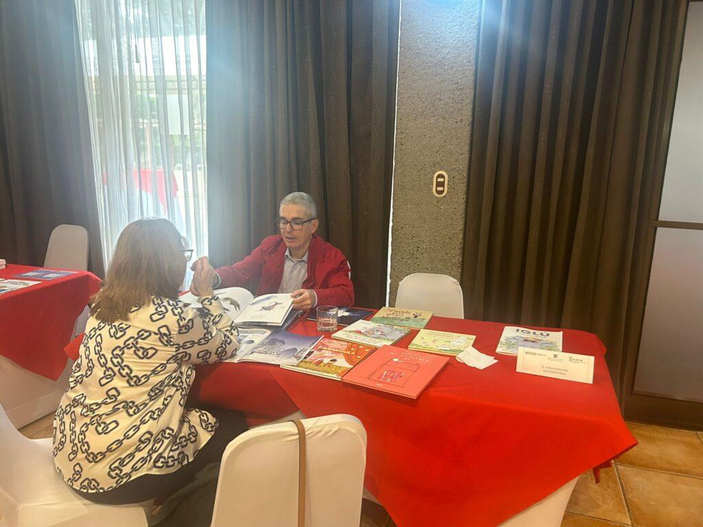 Con la directora de Biblioteca Nacional de Guatemala